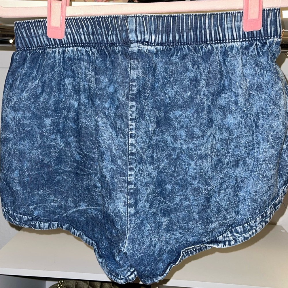 Shorts - Picture 2 of 2